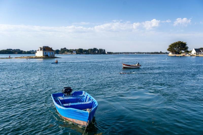 Barque bleue à Saint-Cado